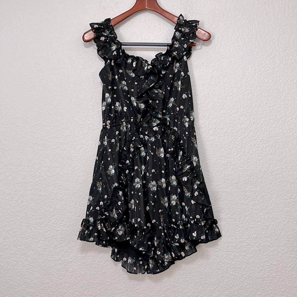 Elliatt Floral Ruffle Romper - Picture 5 of 17